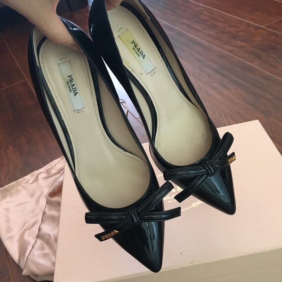 Prada classy logo pointed toe pump - Picture 6 of 8